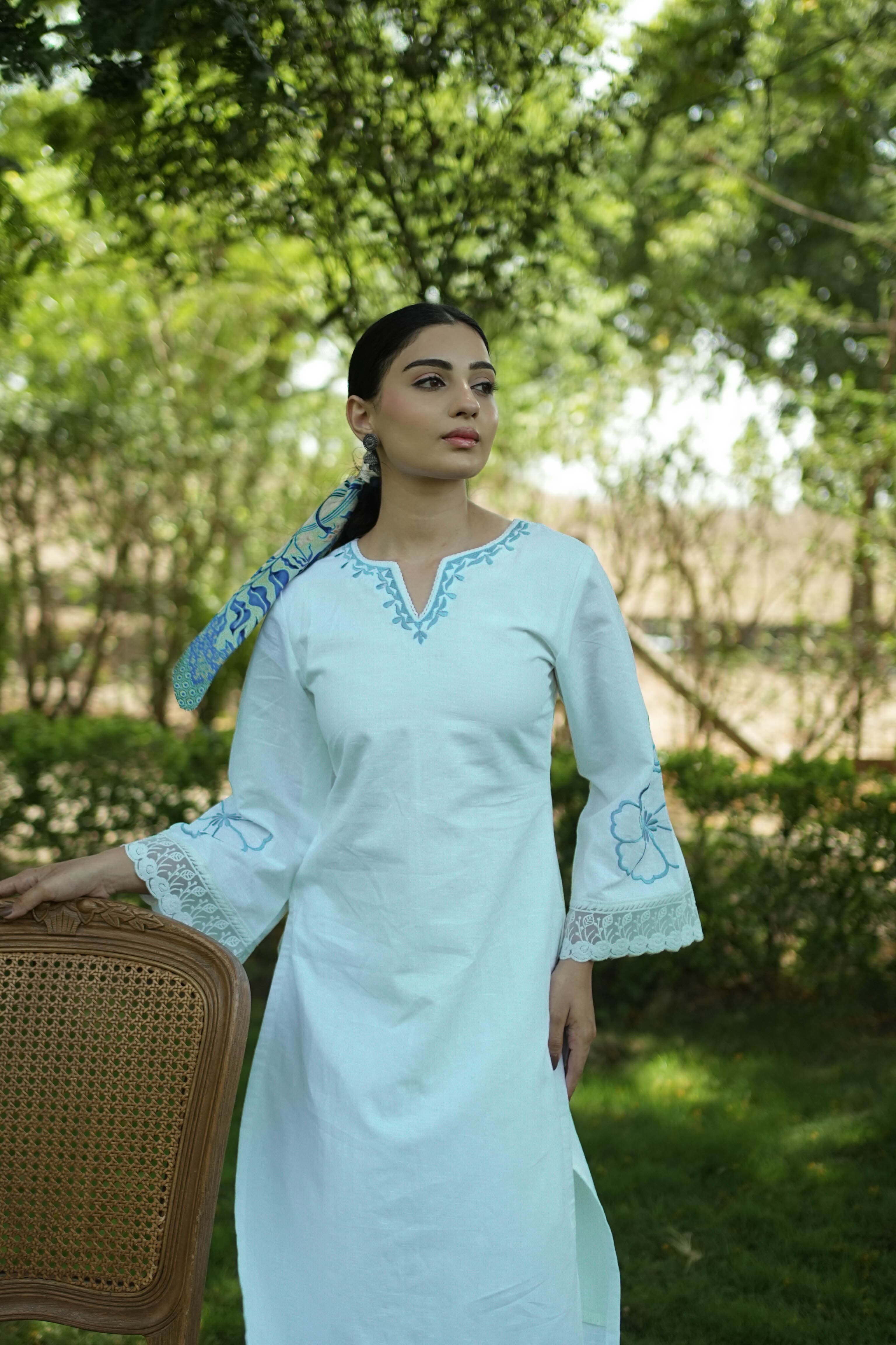 Snowdrop Linen Set view 2